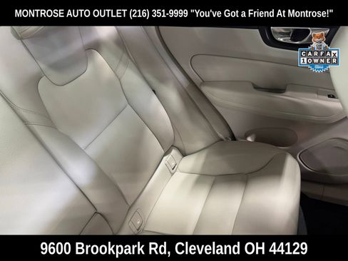 Used 2022 Volvo XC60 B5 Momentum image 31