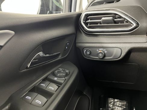 Used 2022 Chevrolet Bolt LT w/ Infotainment Package image 25