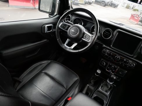 Used 2023 Jeep Wrangler Sahara w/ Cold Weather Group image 9