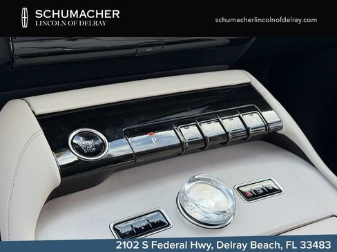 New 2026 Lincoln Navigator Premiere AWD/4WD image 17