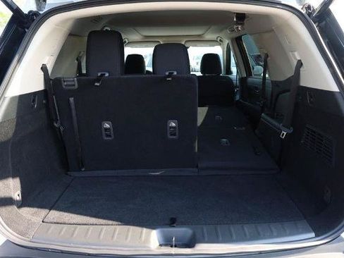 Used 2025 Nissan Pathfinder SV w/ SV Premium Package FWD image 8