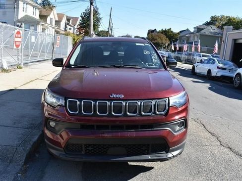 Used 2025 Jeep Compass Limited AWD/4WD image 2