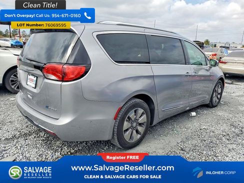 Used 2017 Chrysler Pacifica Platinum image 4