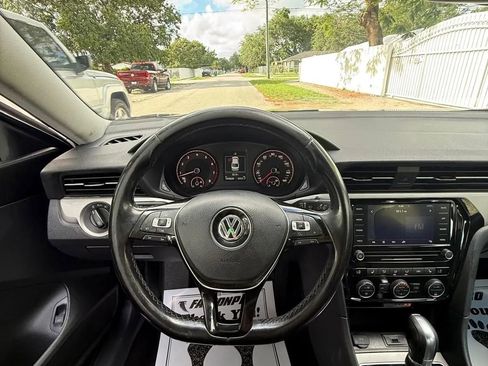 Used 2020 Volkswagen Passat 2.0T SE FWD image 8