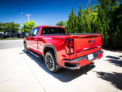 Used 2021 GMC Sierra 1500 Elevation w/ X31 Off-Road Package AWD/4WD image 8
