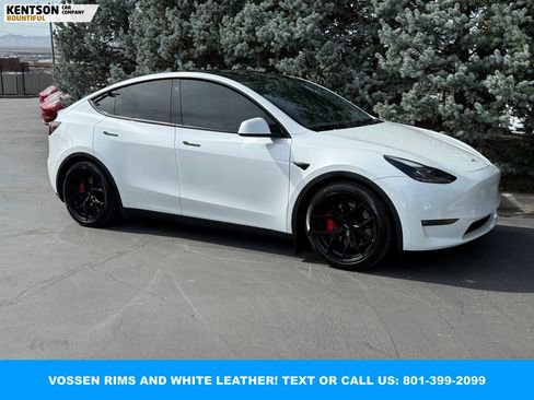 Used 2022 Tesla Model Y Performance image 11