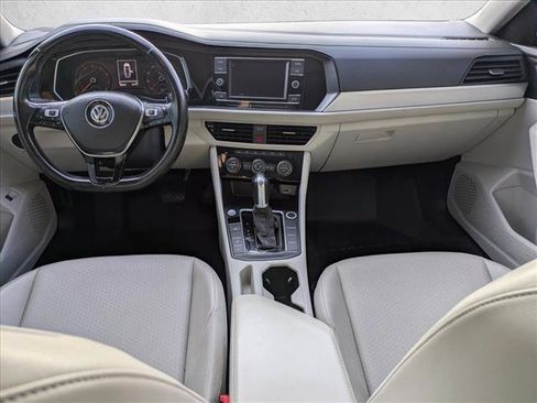 Used 2019 Volkswagen Jetta SE FWD image 14