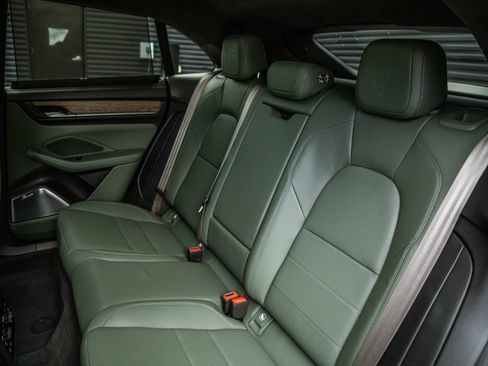 Certified 2025 Porsche Macan Turbo Electric AWD/4WD image 13