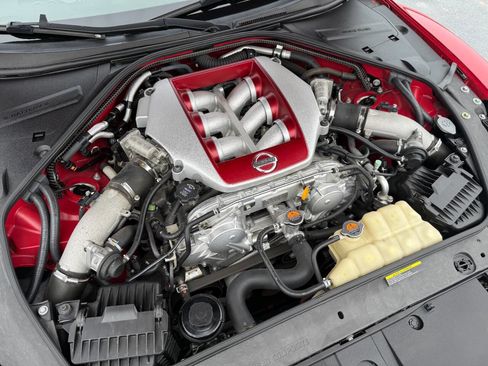 Used 2015 Nissan GT-R Black Edition image 52