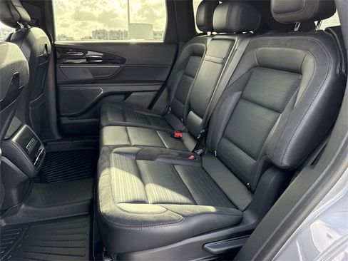 Used 2024 Lincoln Nautilus Reserve w/ Jet Appearance Package (87T) image 22