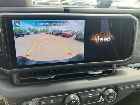 Certified 2025 Jeep Gladiator Rubicon w/ Convenience Group AWD/4WD image 20