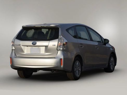 Used 2013 Toyota Prius V Three image 14