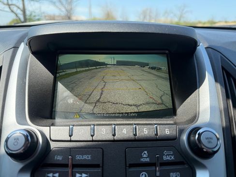 Used 2017 Chevrolet Equinox LT w/ Convenience Package image 15