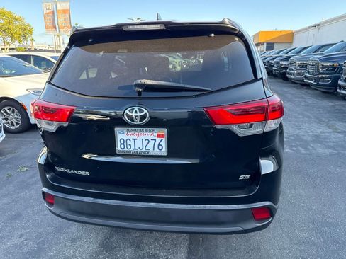 Used 2018 Toyota Highlander SE FWD image 15