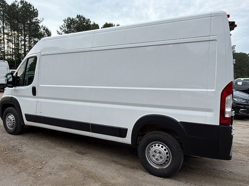 Used 2024 RAM ProMaster 2500 w/ Convenience Group FWD image 10