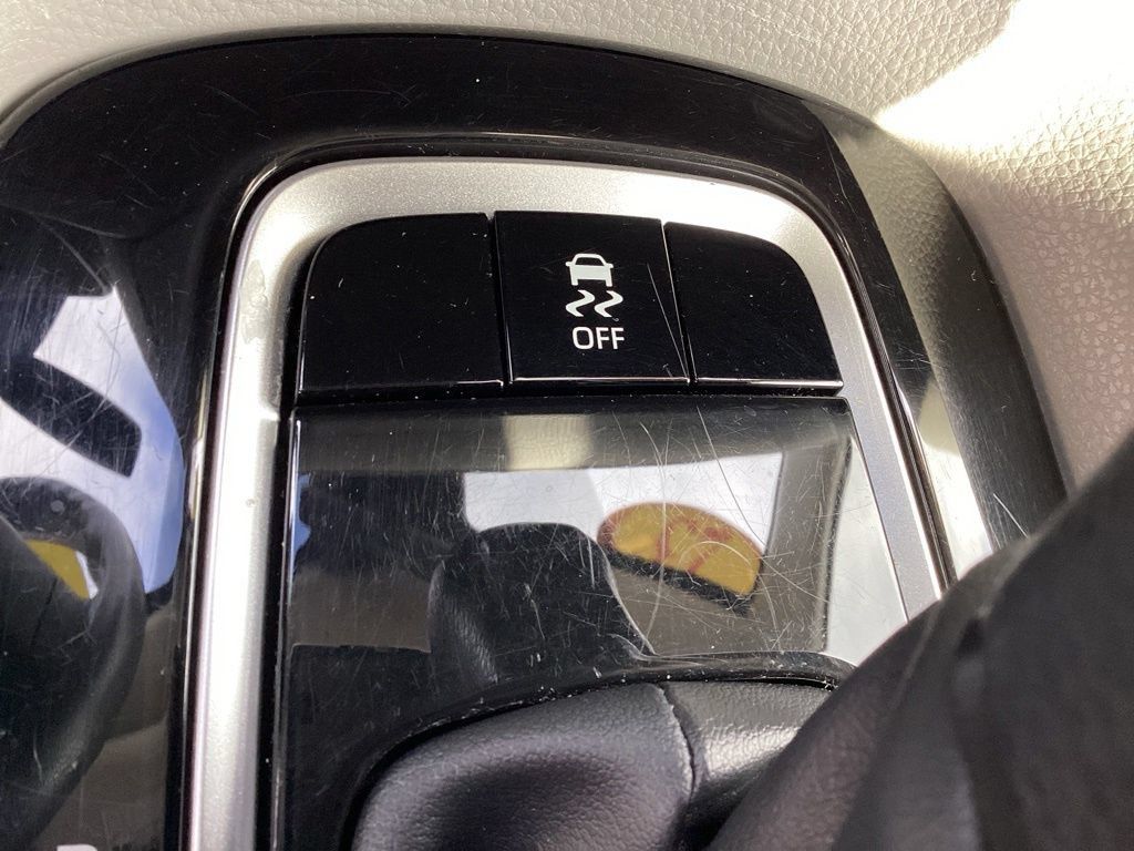 Used 2023 Toyota Corolla LE FWD image 23