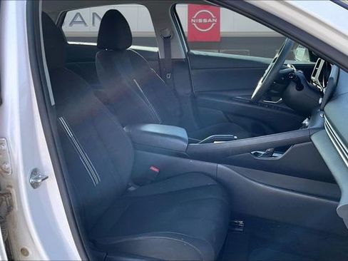 Used 2023 Hyundai Elantra SEL image 25