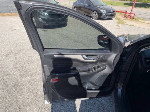 Used 2021 Ford Escape SEL w/ Technology Package FWD image 10