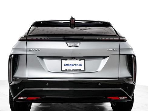 Used 2024 Cadillac Lyriq Luxury AWD/4WD image 6