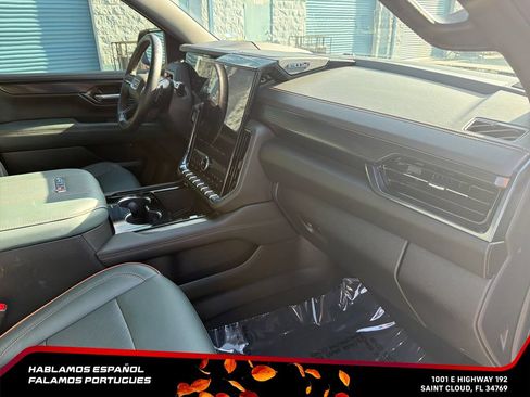 Used 2026 GMC Yukon XL AT4 AWD/4WD image 34