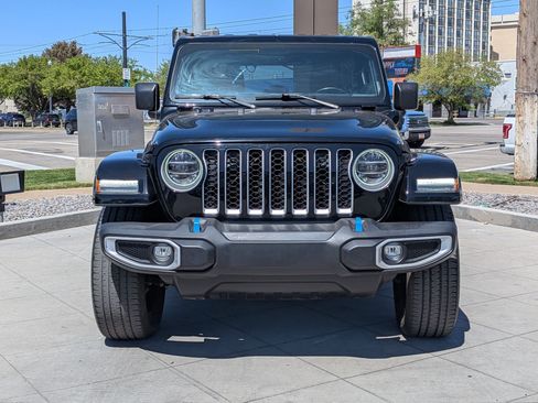 Used 2022 Jeep Wrangler Unlimited Sahara w/ Cold Weather Group AWD/4WD image 11