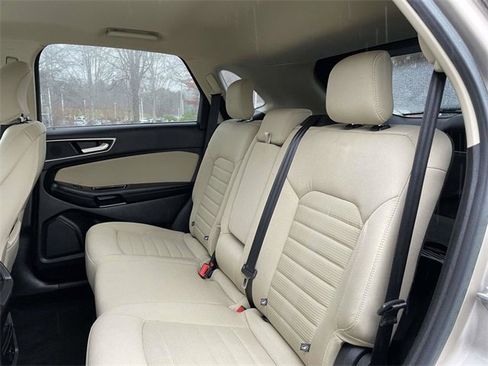 Used 2017 Ford Edge SEL image 16