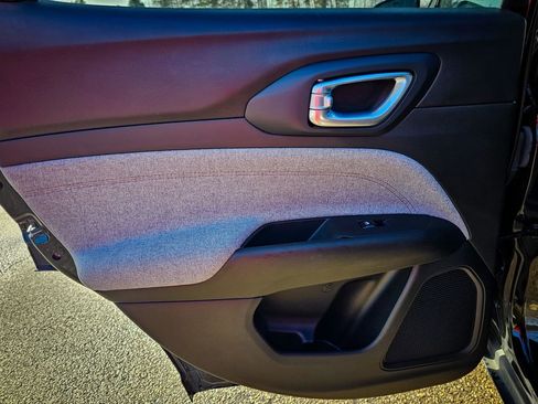 Certified 2024 Jeep Compass Latitude image 28