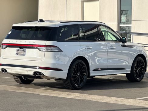 New 2026 Lincoln Aviator Reserve image 3