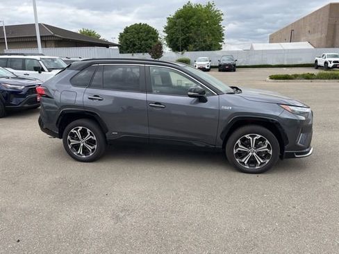 Used 2023 Toyota RAV4 XSE w/ Weather Package AWD/4WD image 4