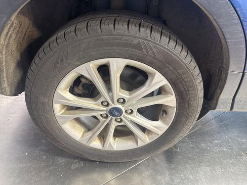 Used 2019 Ford Escape SEL image 15