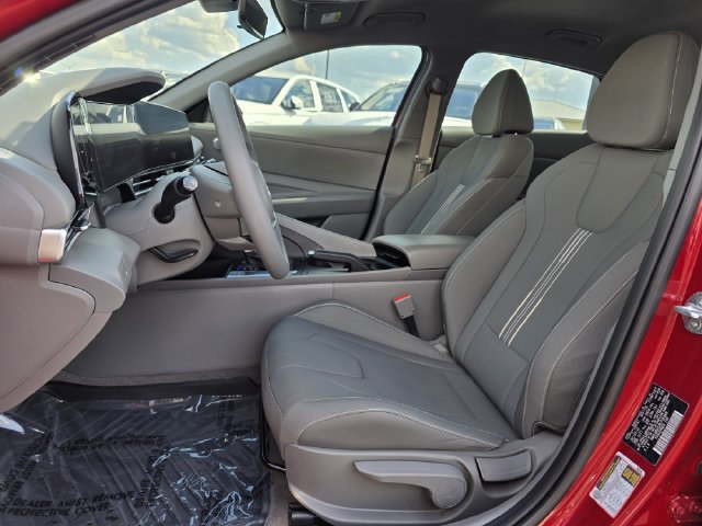Used 2024 Hyundai Elantra SEL FWD image 14