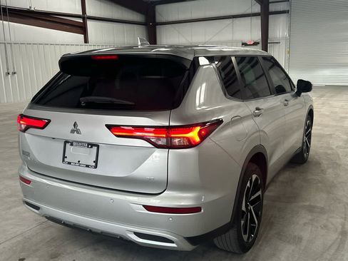 Used 2023 Mitsubishi Outlander SE image 5
