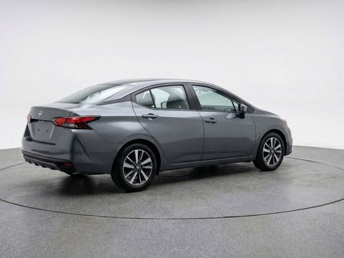 Used 2025 Nissan Versa SV image 9