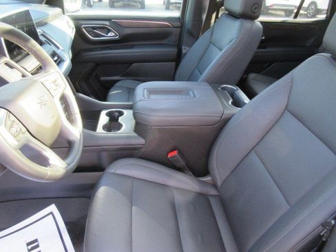 Used 2023 Chevrolet Tahoe Z71 w/ Luxury Package image 16