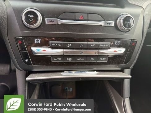 Used 2020 Ford Explorer XLT w/ Comfort Package image 12