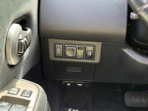Used 2012 Nissan Versa 1.8 S w/ Special Edition Pkg FWD image 27
