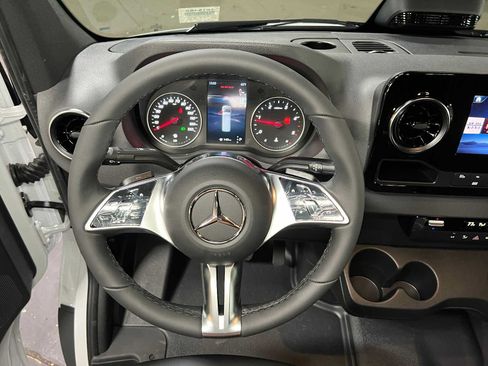 Used 2026 Mercedes-Benz Sprinter 2500 image 23
