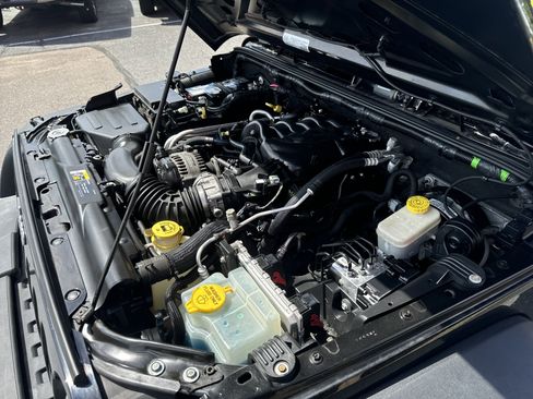 Used 2017 Jeep Wrangler Sport w/ Connectivity Group image 10