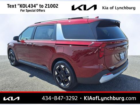 Used 2025 Kia Carnival EX FWD image 6