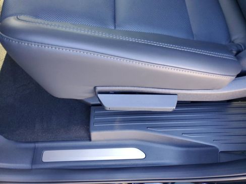 New 2025 Lincoln Navigator L Reserve AWD/4WD image 13