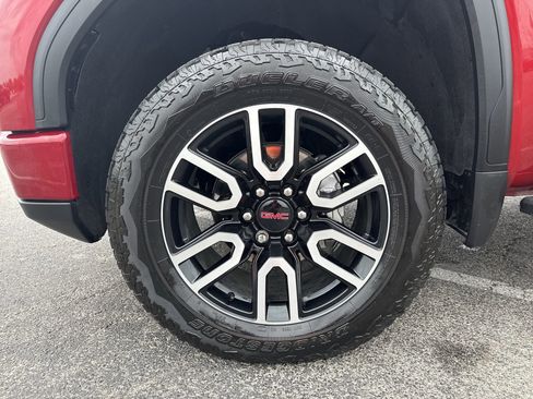 Used 2025 GMC Sierra 1500 AT4 w/ AT4 Premium Package AWD/4WD image 19