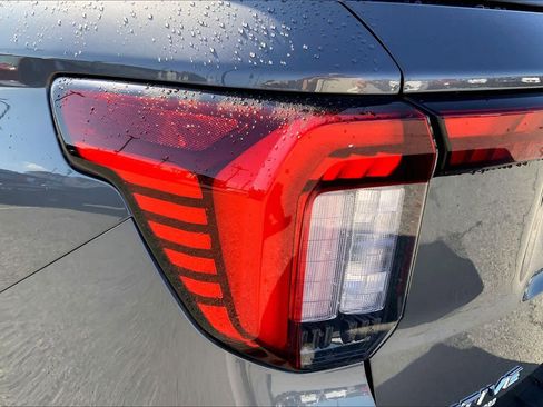 Certified 2025 Ford Explorer Active image 27