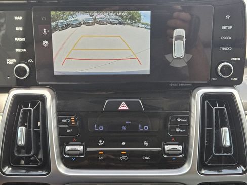 Certified 2022 Kia Sorento S FWD image 7