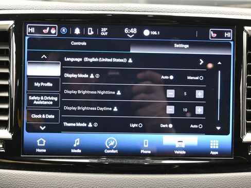 Used 2024 Chrysler Pacifica Touring-L image 25