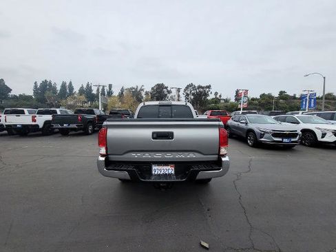 Used 2017 Toyota Tacoma SR5 image 7