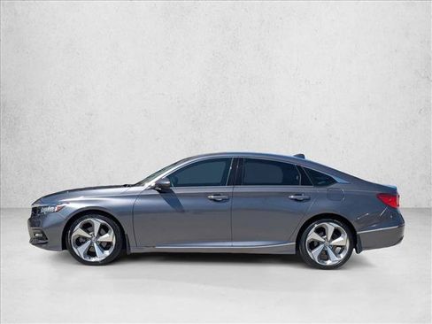 Used 2018 Honda Accord Touring image 9