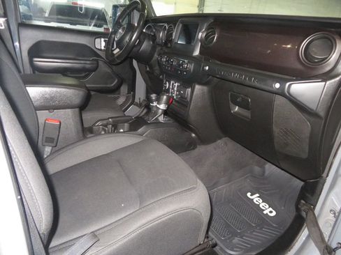 Used 2019 Jeep Wrangler Unlimited Sport AWD/4WD image 32