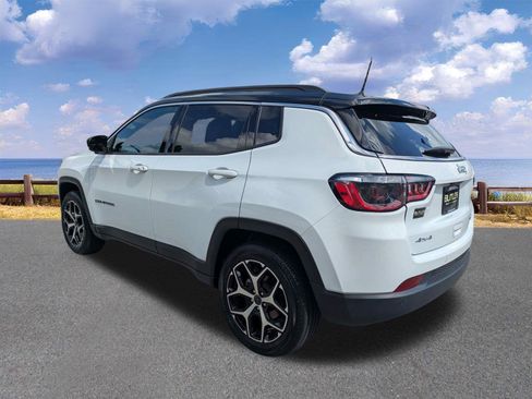 Certified 2025 Jeep Compass Limited AWD/4WD image 6
