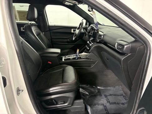 Used 2023 Ford Explorer ST-Line w/ Class IV Trailer Tow Package AWD/4WD image 36