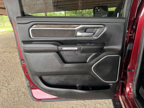 Used 2020 RAM 1500 Laramie RWD image 30